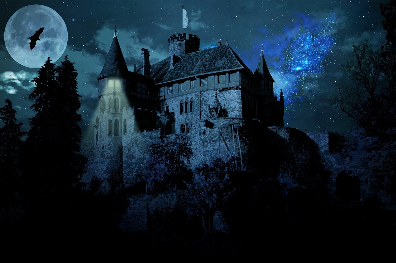 haunted-castle-1802413_1280.jpg