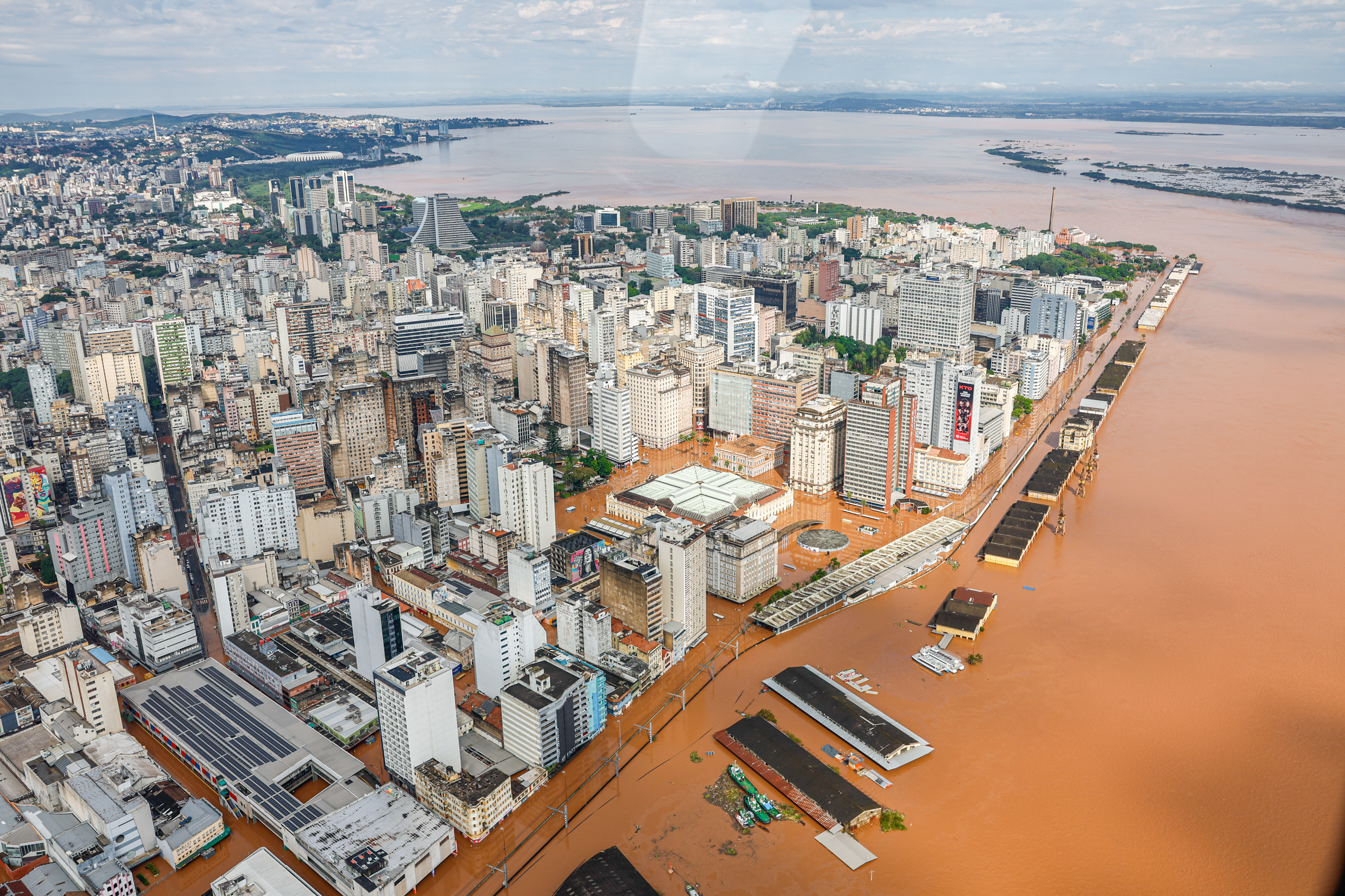 05.05.2024_-_Sobrevoo_das_áreas_afetadas_pelas_chuvas_em_Canoas_-_53700500641.jpg