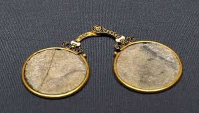 1200s glasses.png