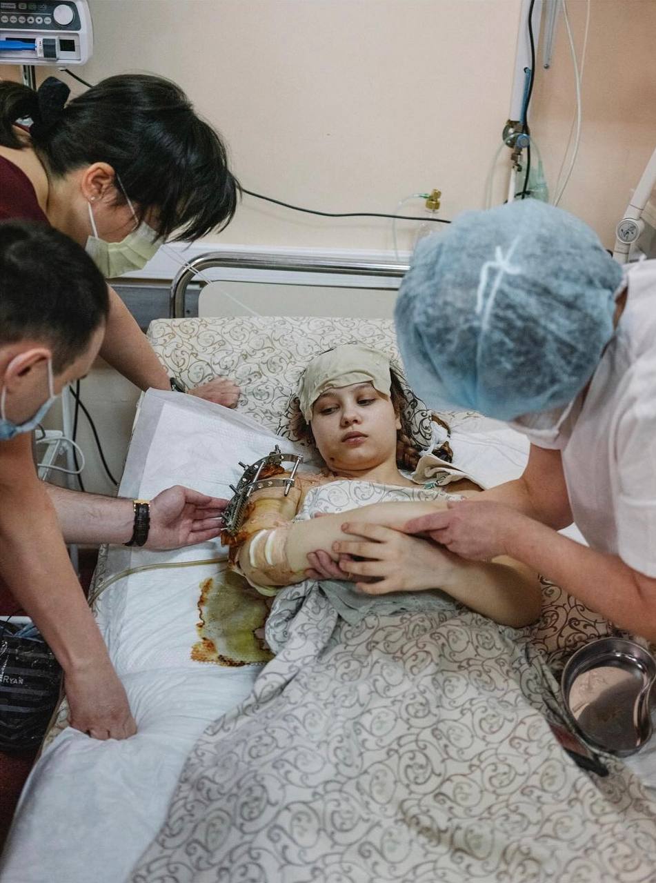 143__Children-injured-during-the-fight-in-Mariupol-receive-medical-care-ar-Zaporizhzhia-childr...jpg