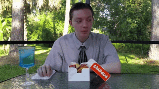 1700486111021.gif