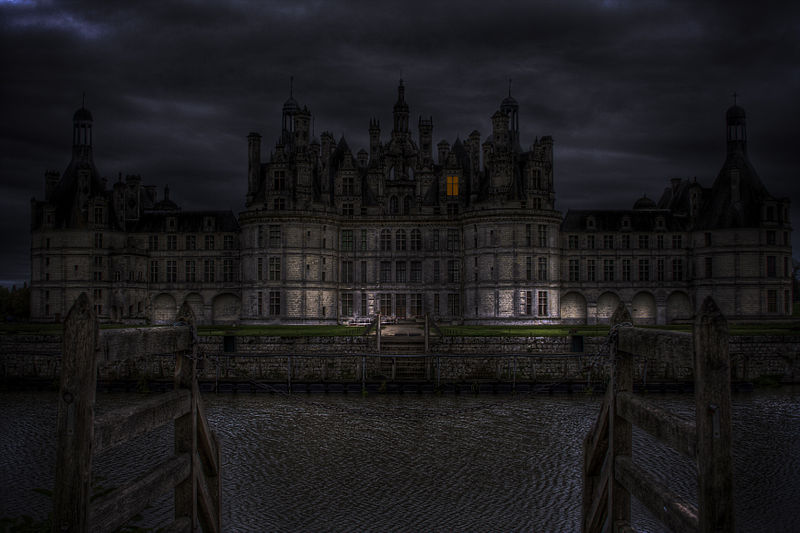 800px-Haunted_castle_(289925446).jpg