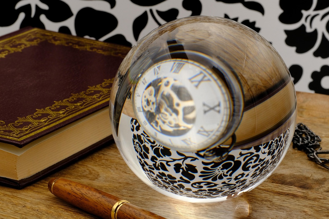 crystal-ball-3179145_1280.jpg
