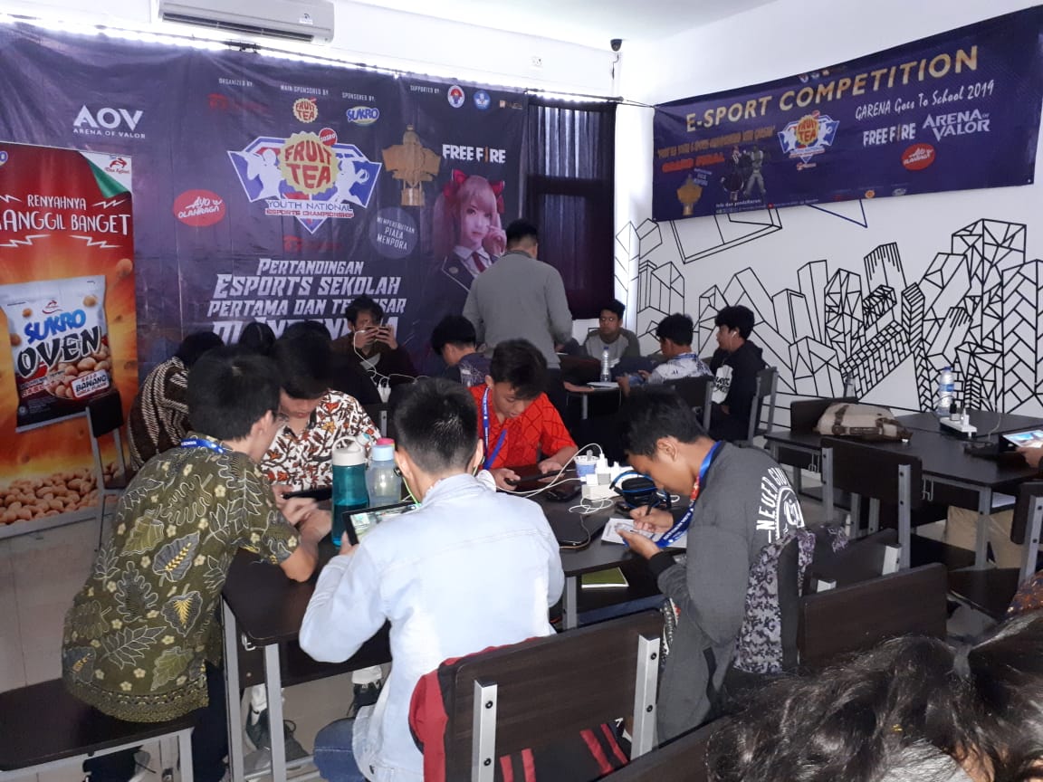 ESPORTS.jpg