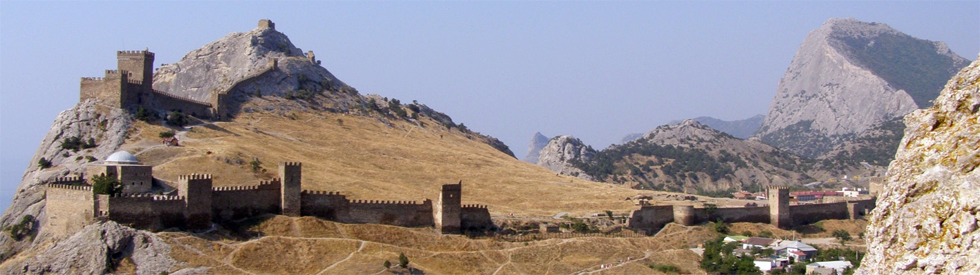 Genoese_fortress_in_Sudak Ukraine.jpg