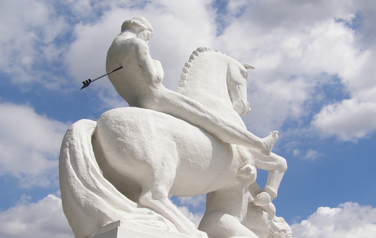 statue-man-on-horseback-1172363_1280.jpg
