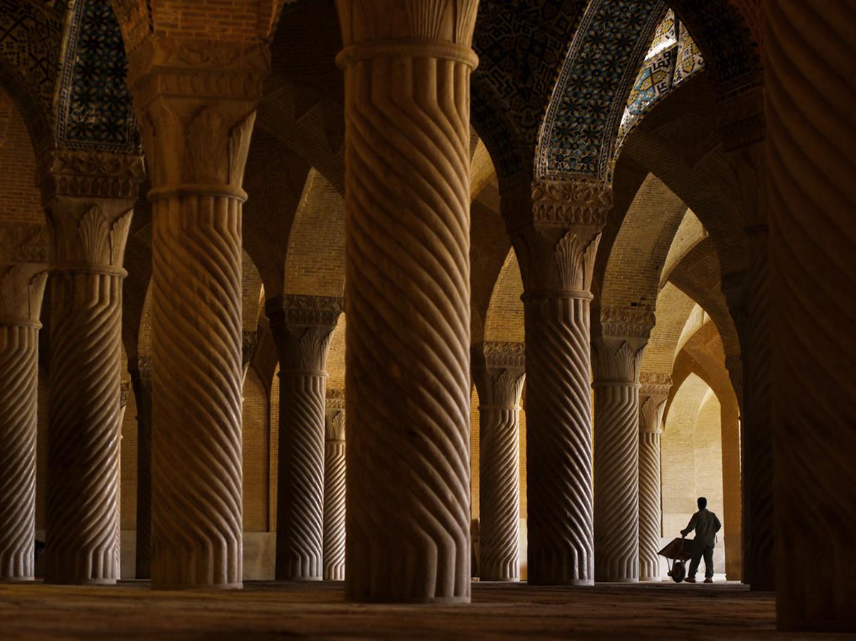 Vakil Mosque, Shiraz Iran.jpg