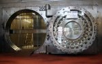 1280px-WinonaSavingsBankVault.JPG
