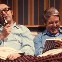 morecambe_wise_bed.jpg