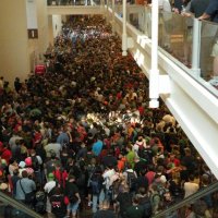 Gen-con-crowd.jpg