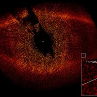 800px-Fomalhaut_with_Disk_Ring_and_extrasolar_planet_b.jpg
