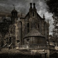 the_haunted_mansion_by_litaliano_vero-d5mttnf.jpg