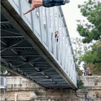 Body flag train bridge.png