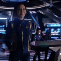 star-trek-discovery-on-the-bridge.jpg