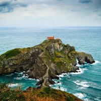 2880px-Gaztelugatxe_4199995260.jpg