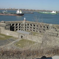 1200px-Fort_Wadsworth_01.jpg