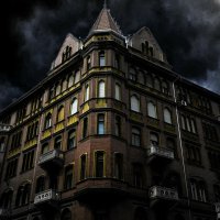 haunted-house-corner-200065_1280.jpg
