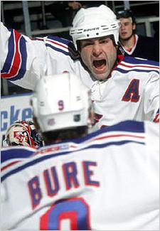 20-lindros_bure_celeb.jpg