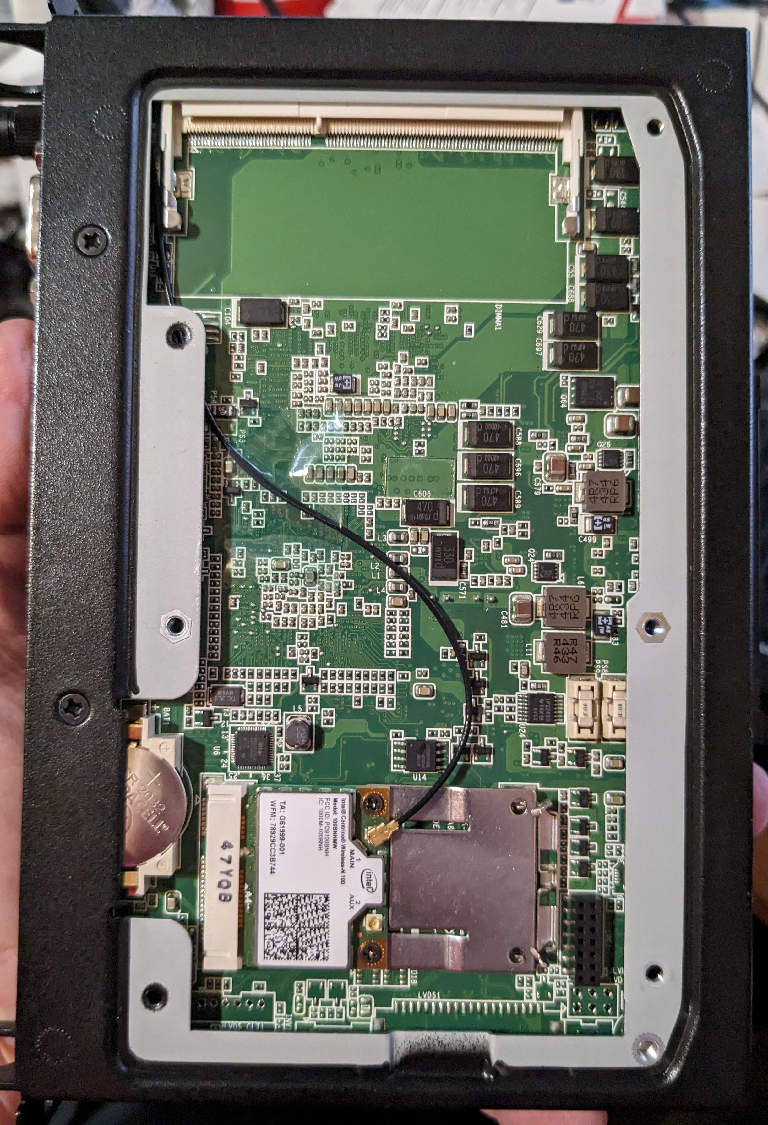20230730_AdvantechARK-DS262-top-motherboard.jpg