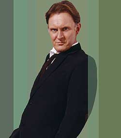 250hustle_glenister.jpg