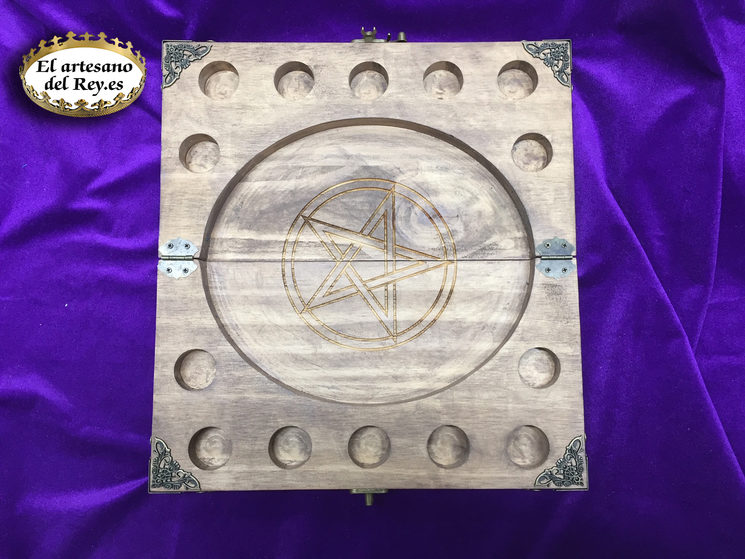 ARCANORUM_03.jpg