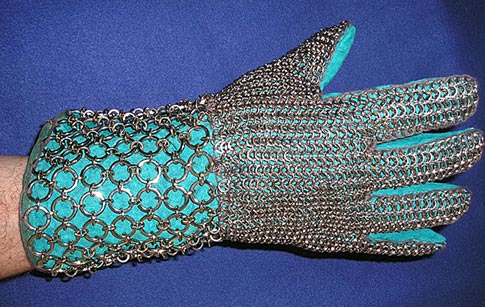 b_Gauntlets.jpg