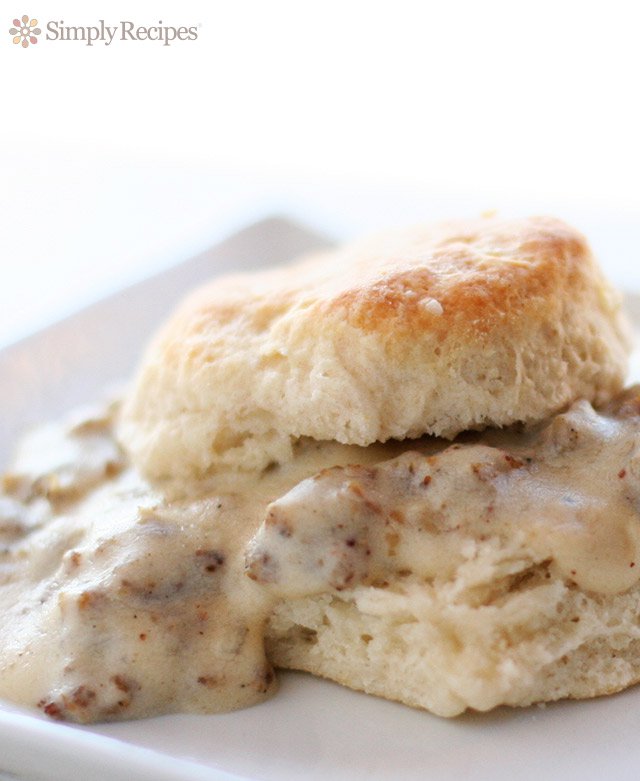 biscuits-and-gravy-vertical-a2-640.jpg