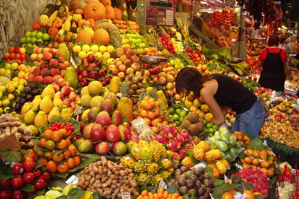 Fruit_Stall_in_Barcelona.jpg