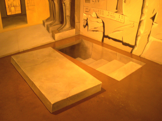 Illusion Museum 03 - fake slab and stairs.jpg