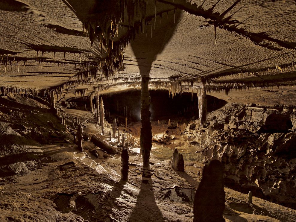 iron-hoop-cave_8501_990x742.jpg