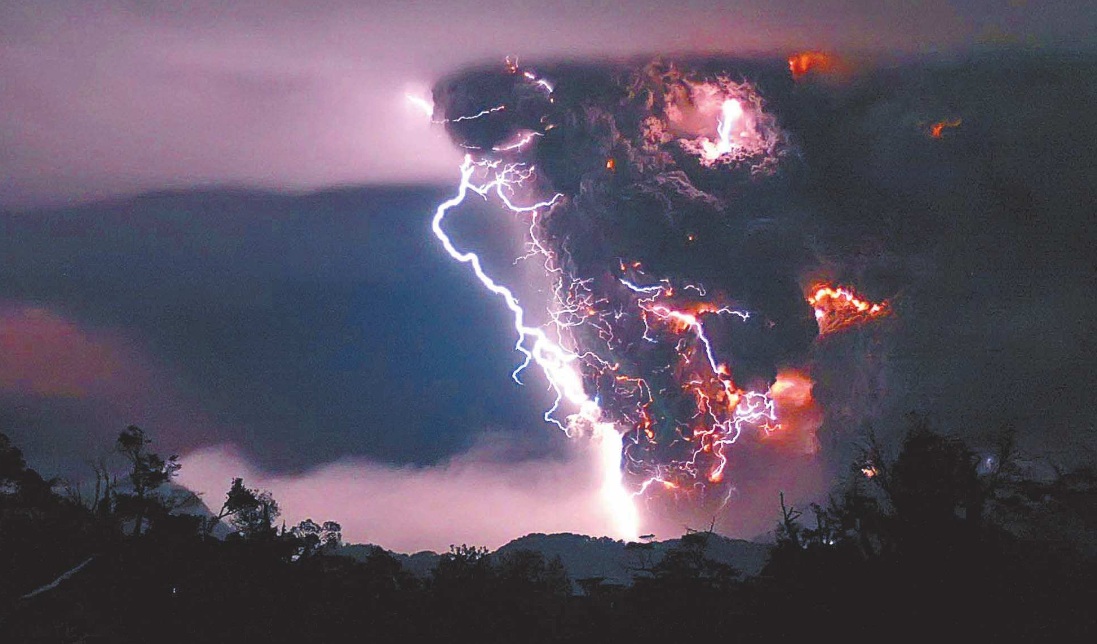 lightning volcano.jpg