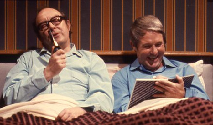 morecambe_wise_bed.jpg