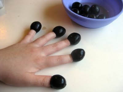 olives+on+fingers-2072103651.JPG