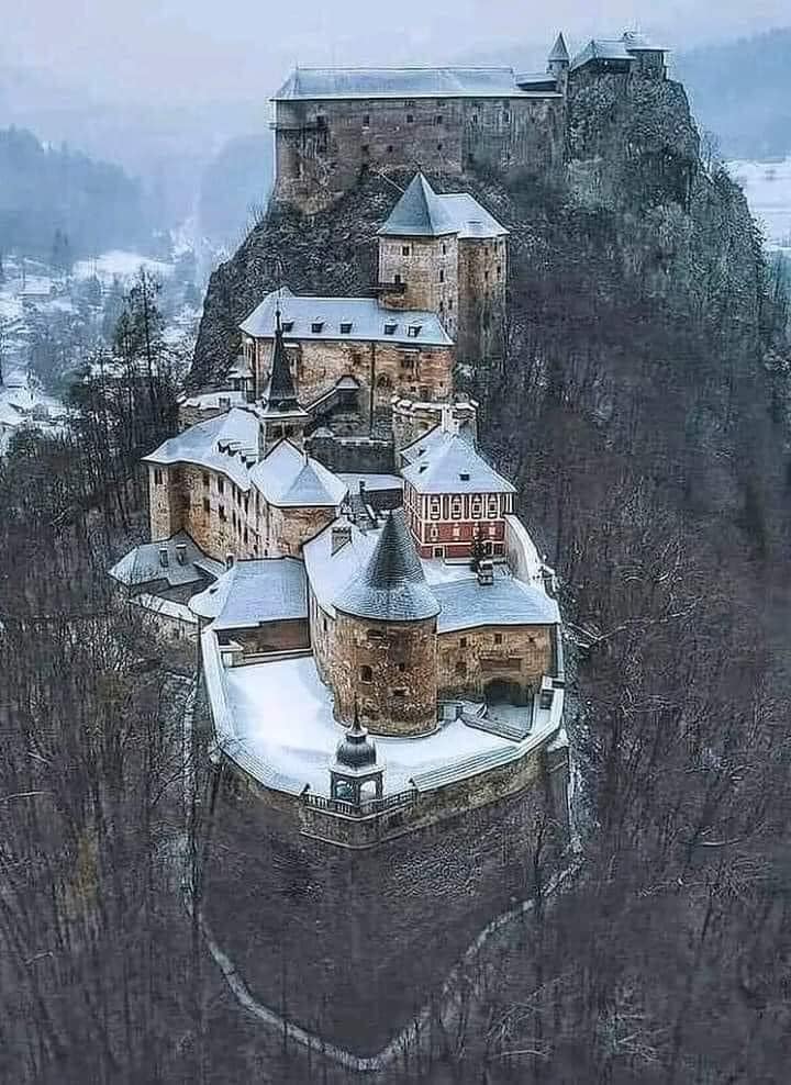 oravacastleslovakia.jpg