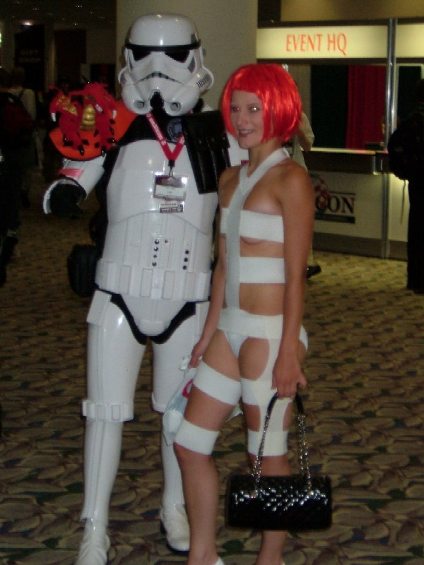 trooperandfifthelementgirl.JPG